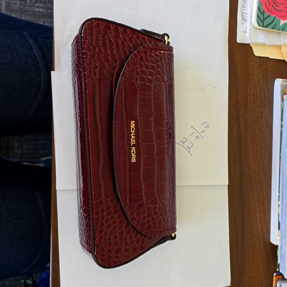 Michael Kors Shoulder bag/clutch Burgundy Patent Leather Snake Embossed